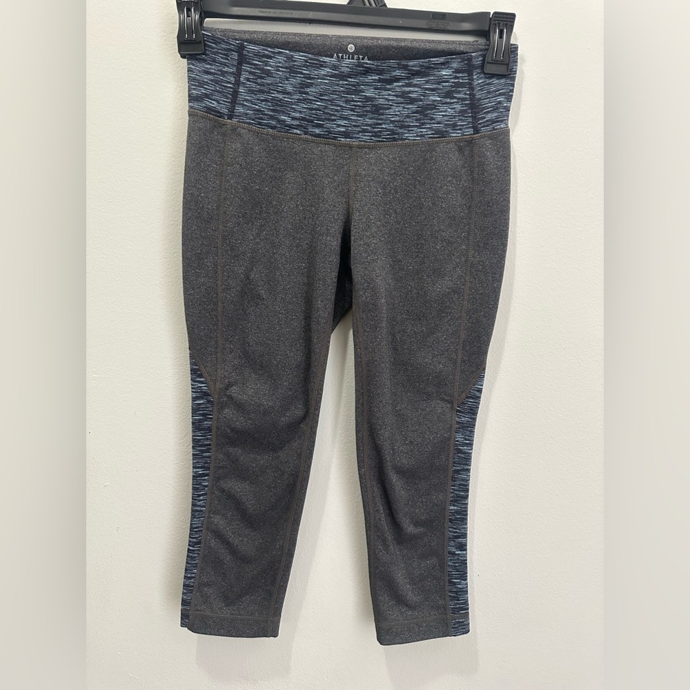 ATHLETA Splits Revelation Capri Leggings Heather Gray Blue Space Dye Workout S